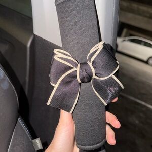 Elegant Black Bow Seat Belt Cover